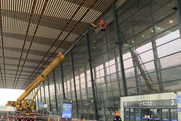 朝阳玻璃幕墙维护和保养